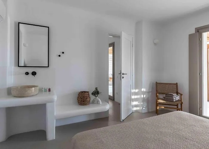 Stephanie With Heated Pool, By Red Windmill Villa Kalafatis