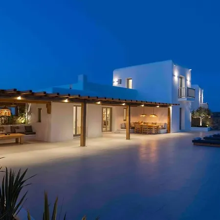 Stephanie With Heated Pool, By Red Windmill