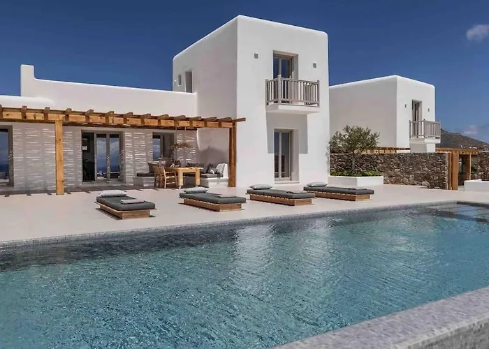 Stephanie With Heated Pool, By Red Windmill *