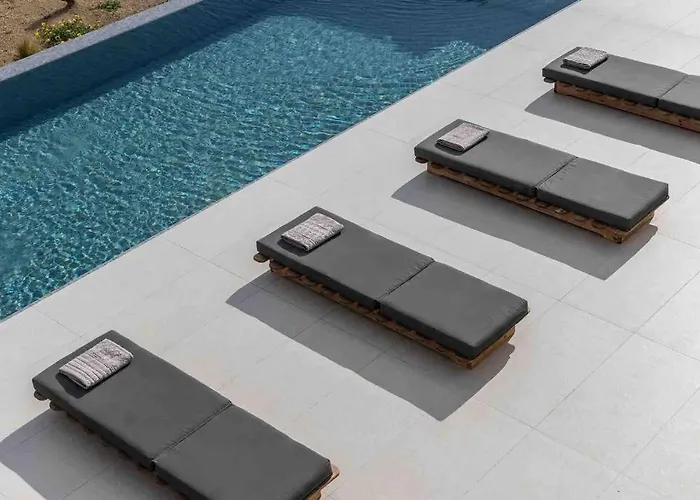 Stephanie With Heated Pool, By Red Windmill * 卡拉法蒂斯