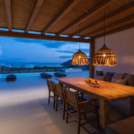 Stephanie With Heated Pool, By Red Windmill *