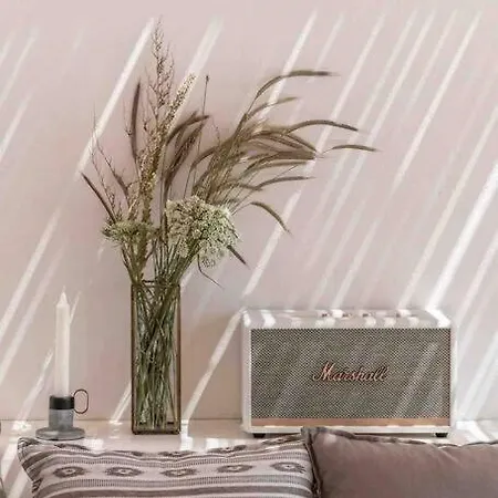 Stephanie With Heated Pool, By Red Windmill カラファティス