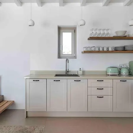 Stephanie With Heated Pool, By Red Windmill Vila